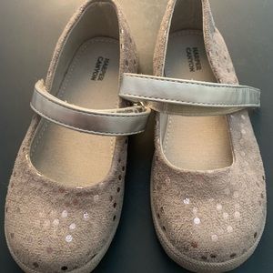 Harper Canyon girls flat- barely worn